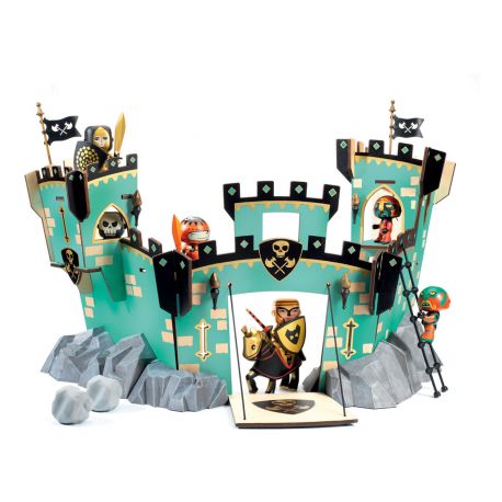 Château Arty Toys Castle on the rock - en situation avec figurines