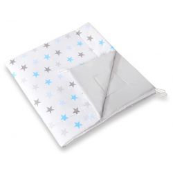 Tapis matelassé blanc et gris avec étoiles bleues pour tipi