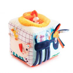 Quels jeux et jouets pour un bébé 1 an ?