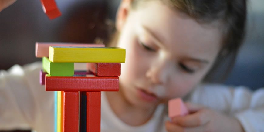 Jeux de cubes pour bébé - Tête à modeler